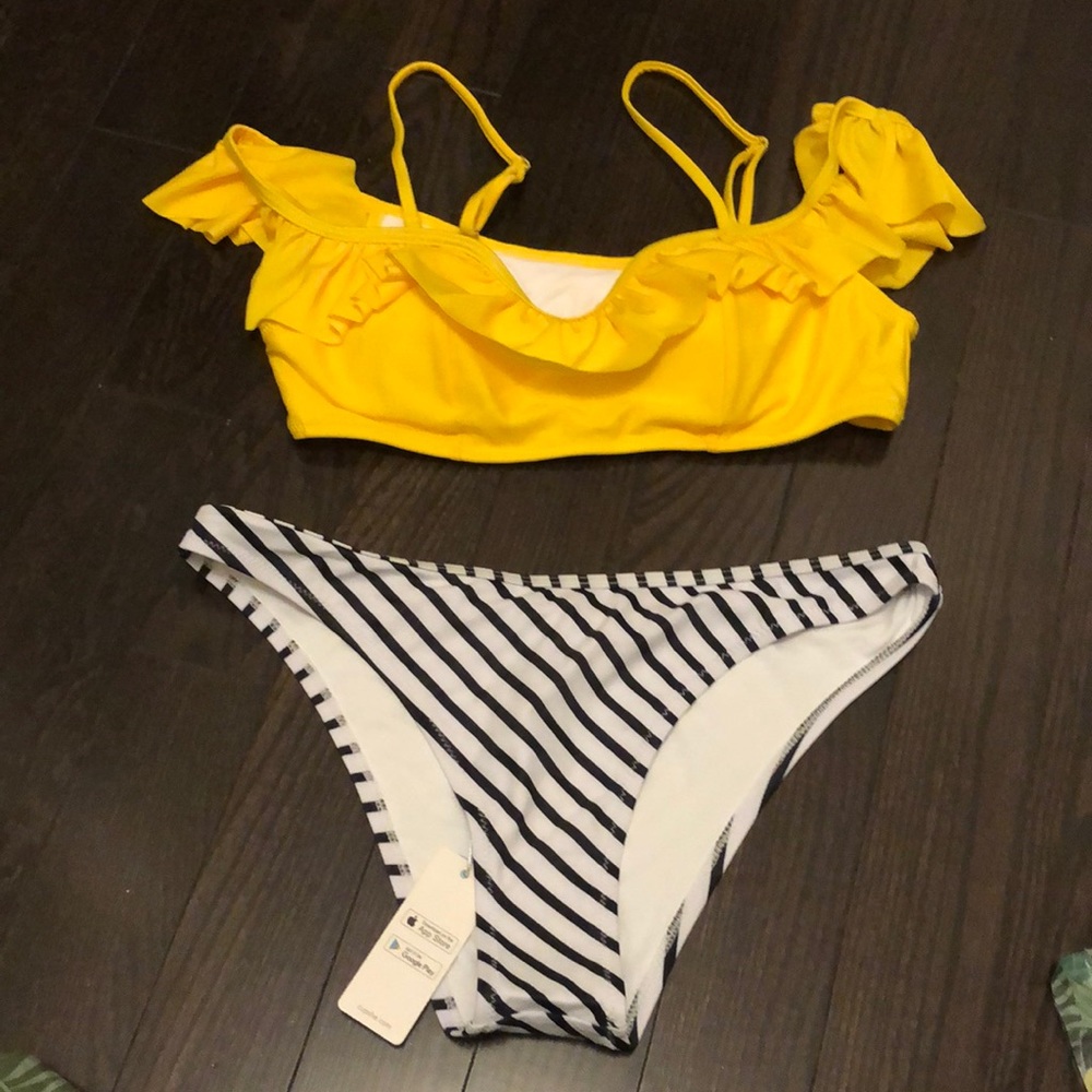NWT bikini size Large